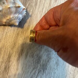 14k gold/silver ring. Size 5.5 or 6. Excellent used condition.